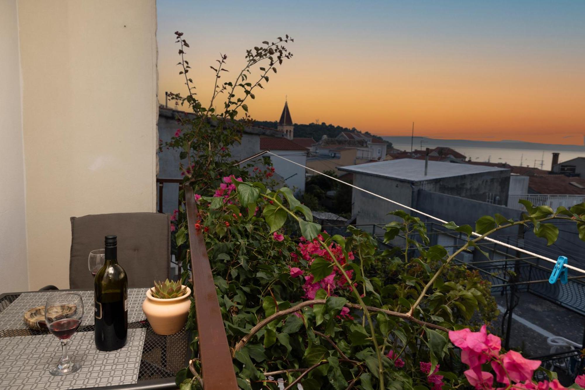 Apartments Bose Макарска Екстериор снимка