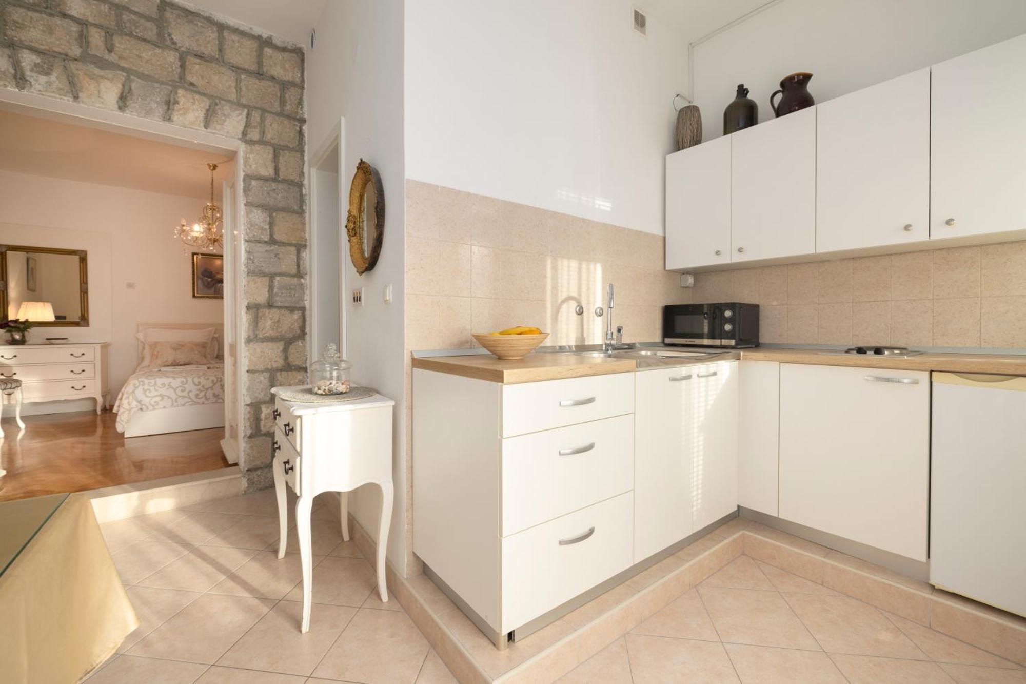 Apartments Bose Макарска Екстериор снимка